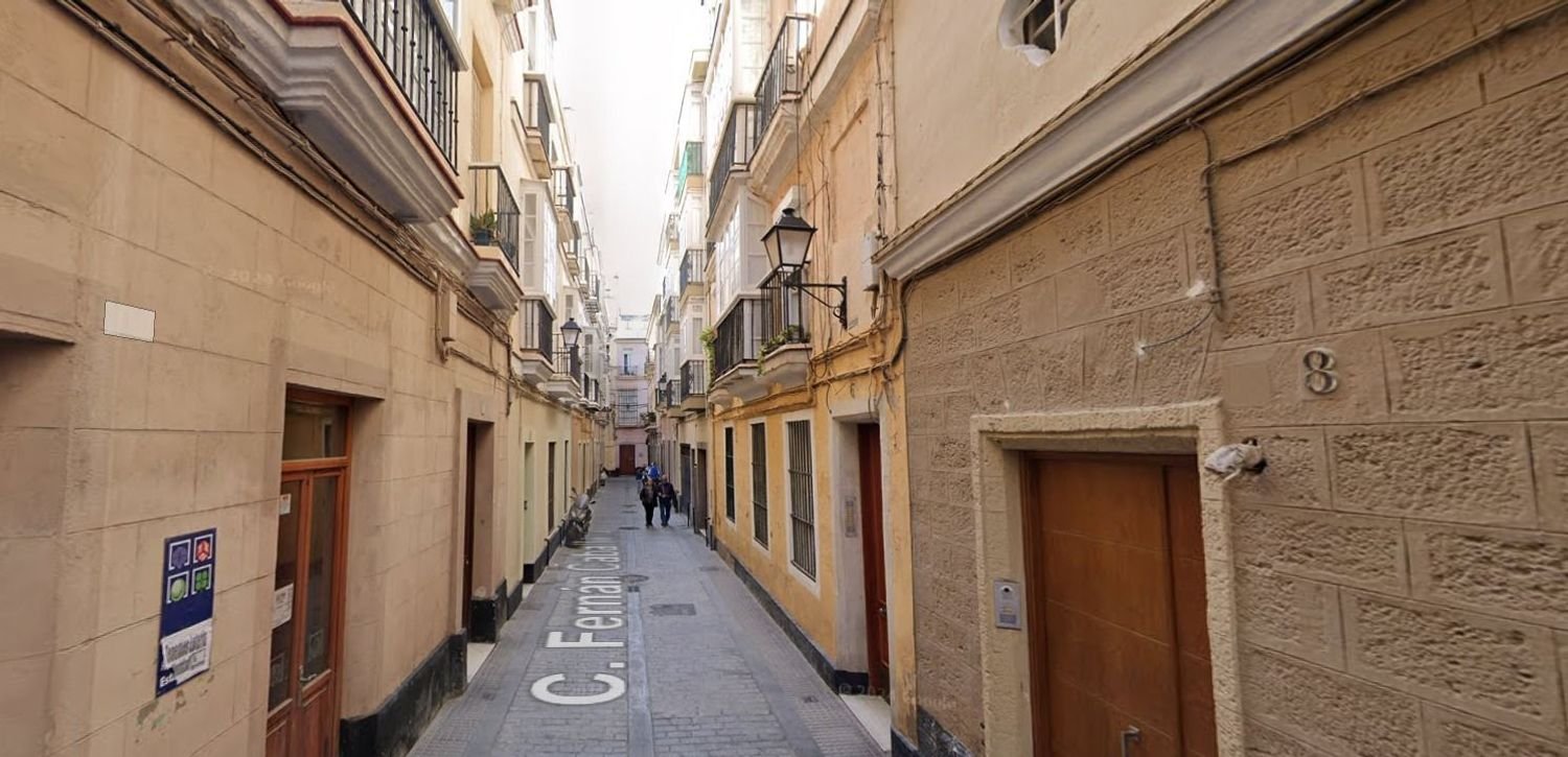 3 bedrooms Apartment in Cadiz, Spain No. 201425