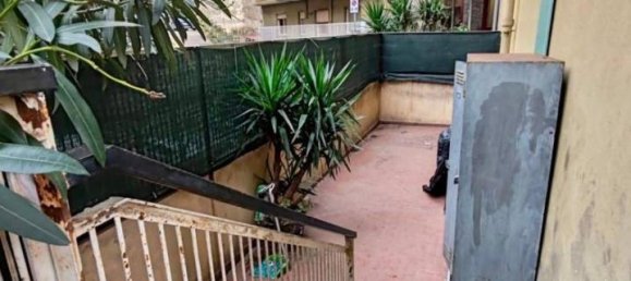 3 rooms Apartment in Genoa, Italy No. 36310 3