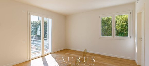 3 bedrooms Villa in Forte dei Marmi, Italy No. 69925 33