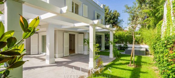 3 bedrooms Villa in Forte dei Marmi, Italy No. 69925 11