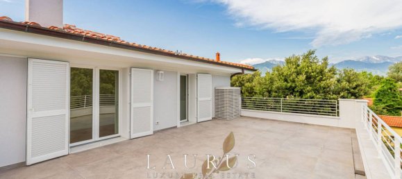 3 bedrooms Villa in Forte dei Marmi, Italy No. 69925 31