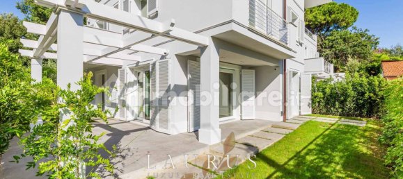 3 bedrooms Villa in Forte dei Marmi, Italy No. 69925 12
