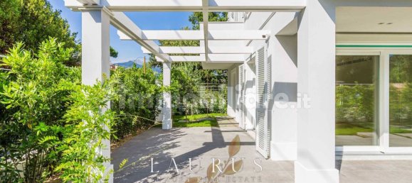 3 bedrooms Villa in Forte dei Marmi, Italy No. 69925 21