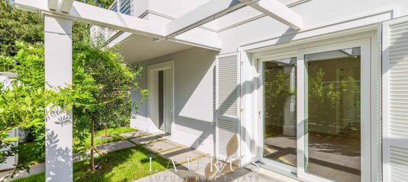 3 bedrooms Villa in Forte dei Marmi, Italy No. 69925 18