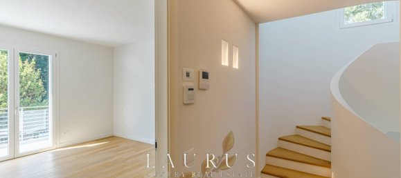 3 bedrooms Villa in Forte dei Marmi, Italy No. 69925 47