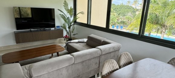Apartamento de 3 dormitorios en Marbella, Spain No. 34738 4