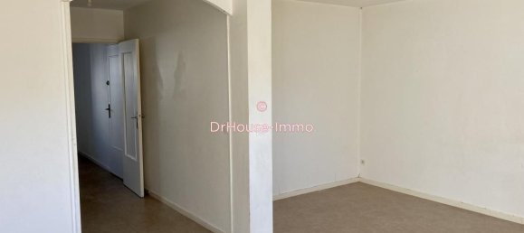 2 bedrooms House in Savigny-le-Temple, France No. 174063 6