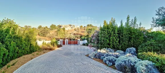 4 bedrooms House in Loule, Portugal No. 137981 8