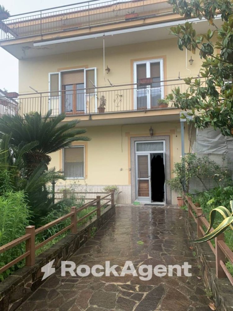 3 bedrooms Villa in Albanella, Italy No. 313620