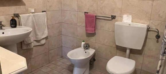 4 rooms House in Mantua, Italy No. 88559 16