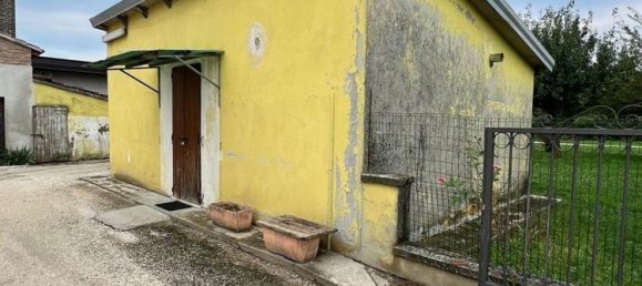 4 rooms House in Mantua, Italy No. 88559 19