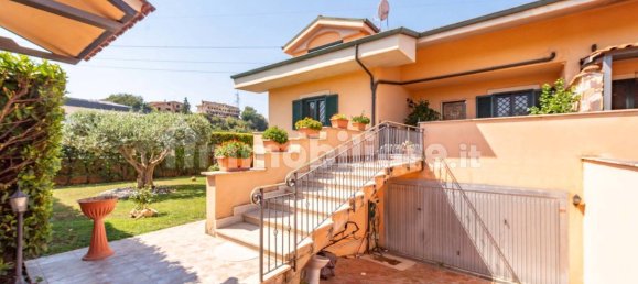 3 bedrooms Villa in Guidonia Montecelio, Italy No. 349233 4