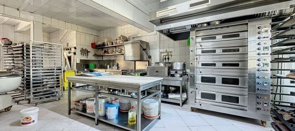 3 bedrooms House in Portimao, Portugal No. 62906 6