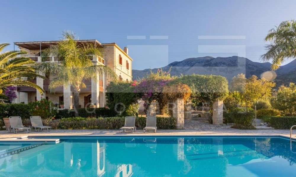 5 bedrooms Villa in Crete, Greece No. 8942