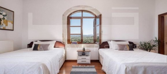 5 bedrooms Villa in Crete, Greece No. 8942 15