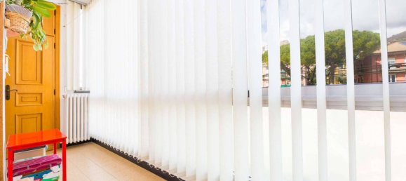 3 Schlafzimmer Wohnung in Genoa, Italy, Nr. 101637 6