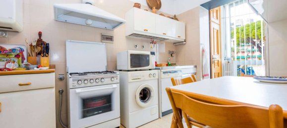 3 Schlafzimmer Wohnung in Genoa, Italy, Nr. 101637 20