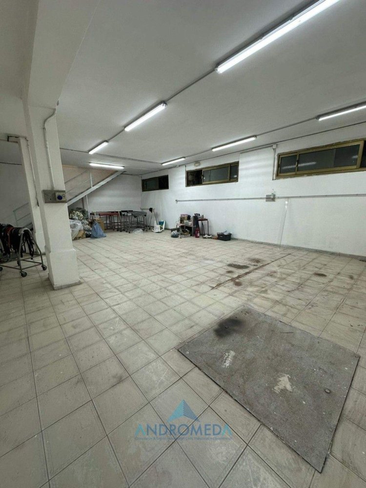  مستودع في Casavatore, Italy 350متر مربع رقم 258798