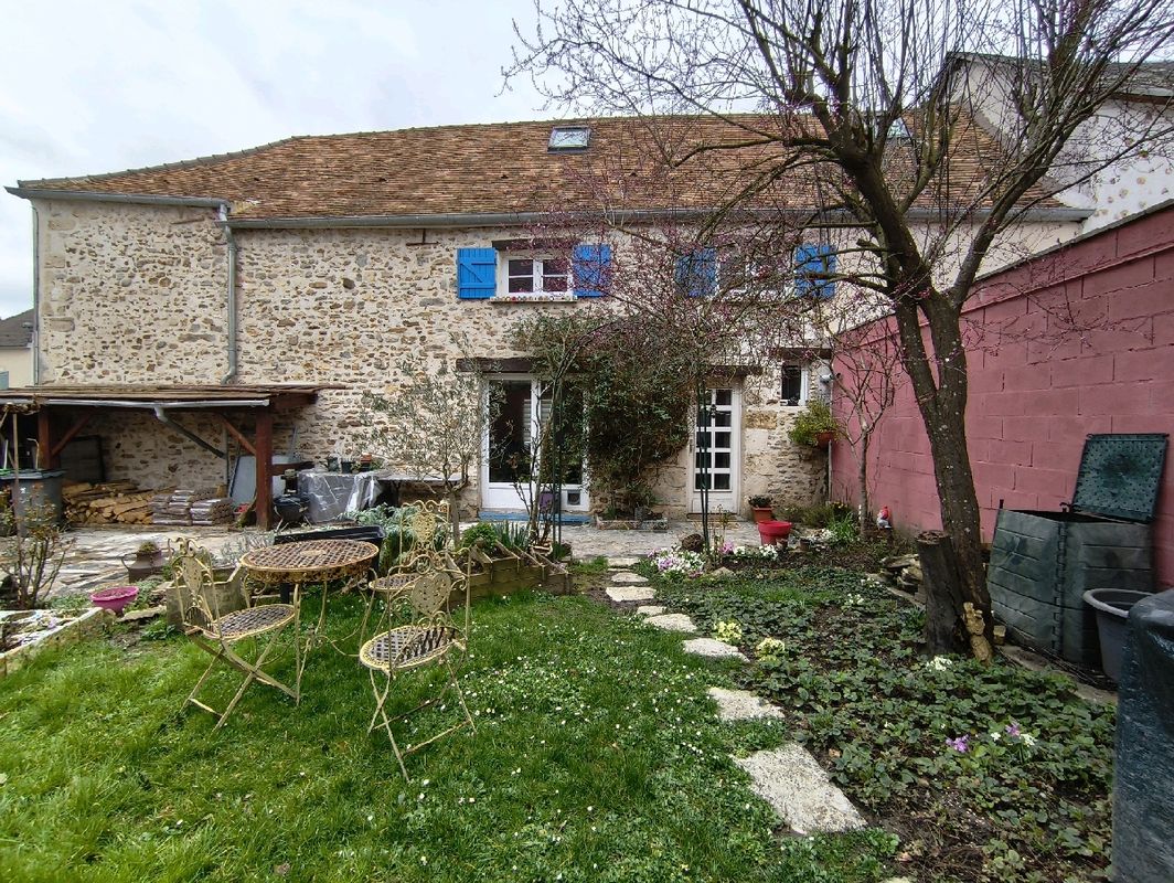3 bedrooms House in Grisy-les-Platres, France No. 115786