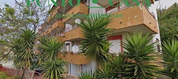 Квартира с 4 комнатами в Фалерна, Италия № 296752 4