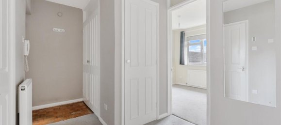 2 bedrooms Apartment in Ashtead, United Kingdom No. 9749 16