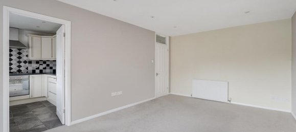 2 bedrooms Apartment in Ashtead, United Kingdom No. 9749 17