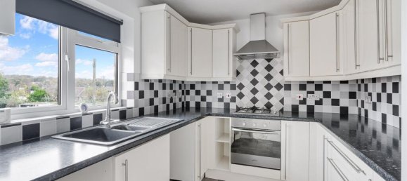 2 bedrooms Apartment in Ashtead, United Kingdom No. 9749 2