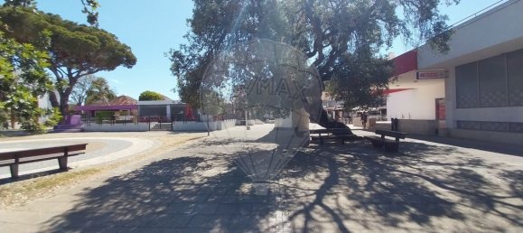 17m² Commercial property in Quarteira, Portugal No. 41351 10