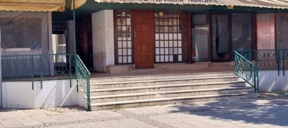 17m² Commercial property in Quarteira, Portugal No. 41351 13