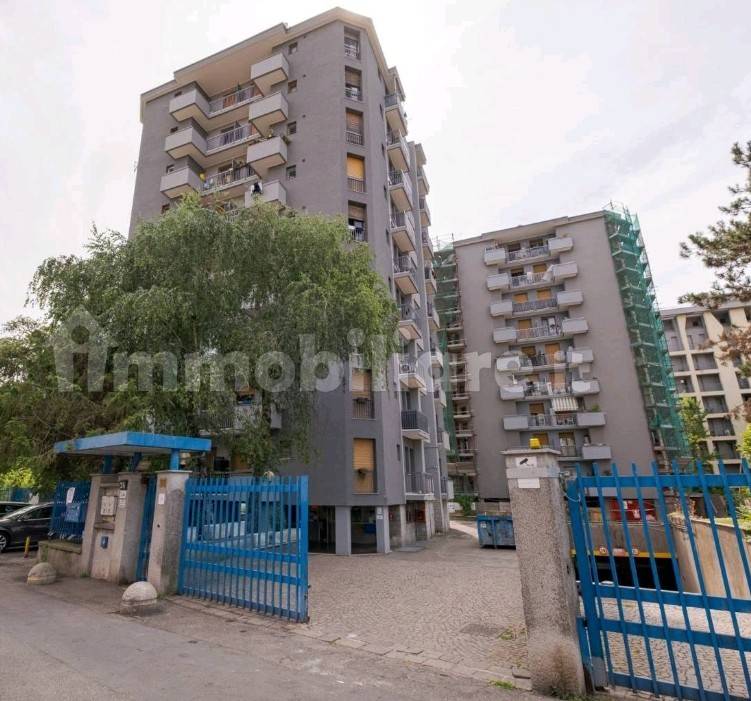 2 bedrooms Apartment in Milan, Italy No. 390077