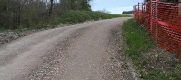 Дом с 6 комнатами в Понцано ди Фермо, Италия № 66098 6