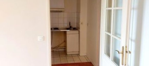 Studio in Levallois-Perret, France No. 315410 5