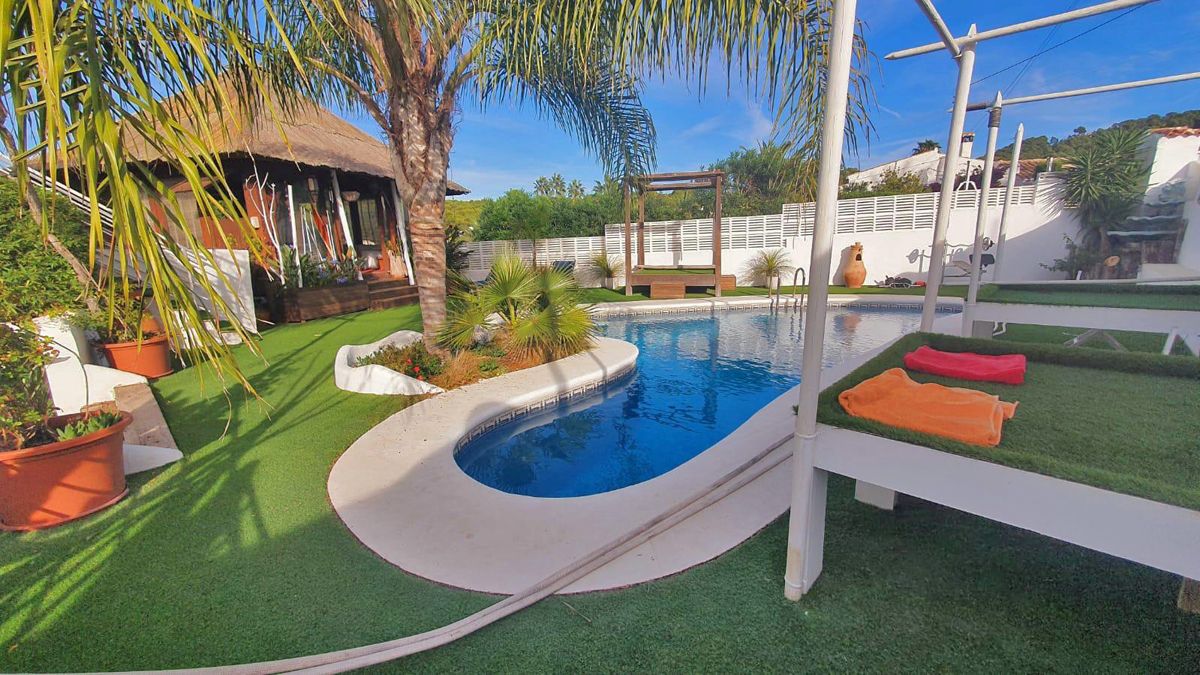 4 bedrooms Villa in Alicante, Spain No. 66934