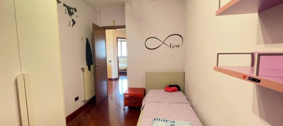 Дом с 4 спальнями в Пескьера Борромео, Италия № 59344 32