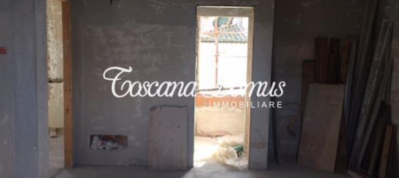 3 rooms Apartment in Siena, Italy No. 29497 4