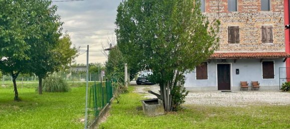 5 bedrooms House in Pordenone, Italy No. 325628 3