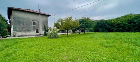 5 bedrooms House in Pordenone, Italy No. 325628 10