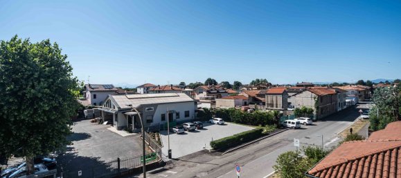 Apartamento de 3 dormitorios en Arluno, Italy No. 360673 46