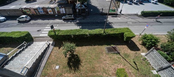 Apartamento de 3 dormitorios en Arluno, Italy No. 360673 47