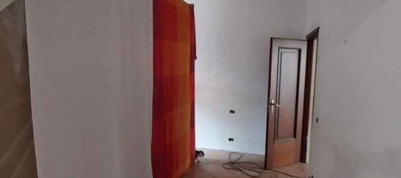 Apartamento de 6 dormitorios en Vercelli, Italy No. 364499 11