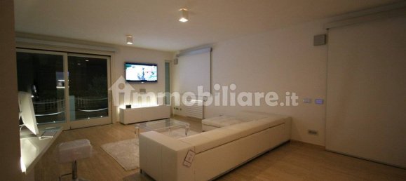 4 bedrooms Villa in Camaiore, Italy No. 223261 5