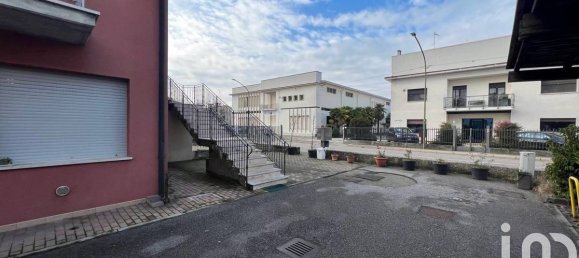 Квартира с 2 спальнями в Кастель Гоффредо, Италия № 329551 17