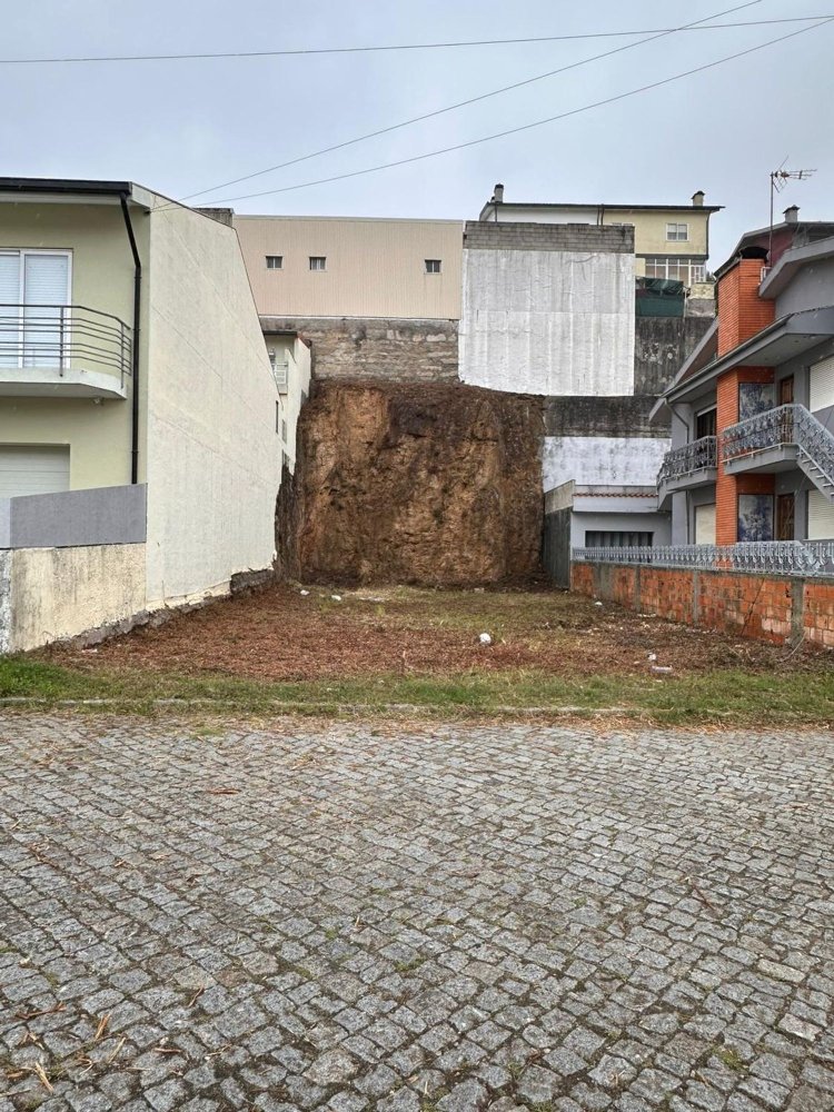  Land in Maia, Portugal No. 311942