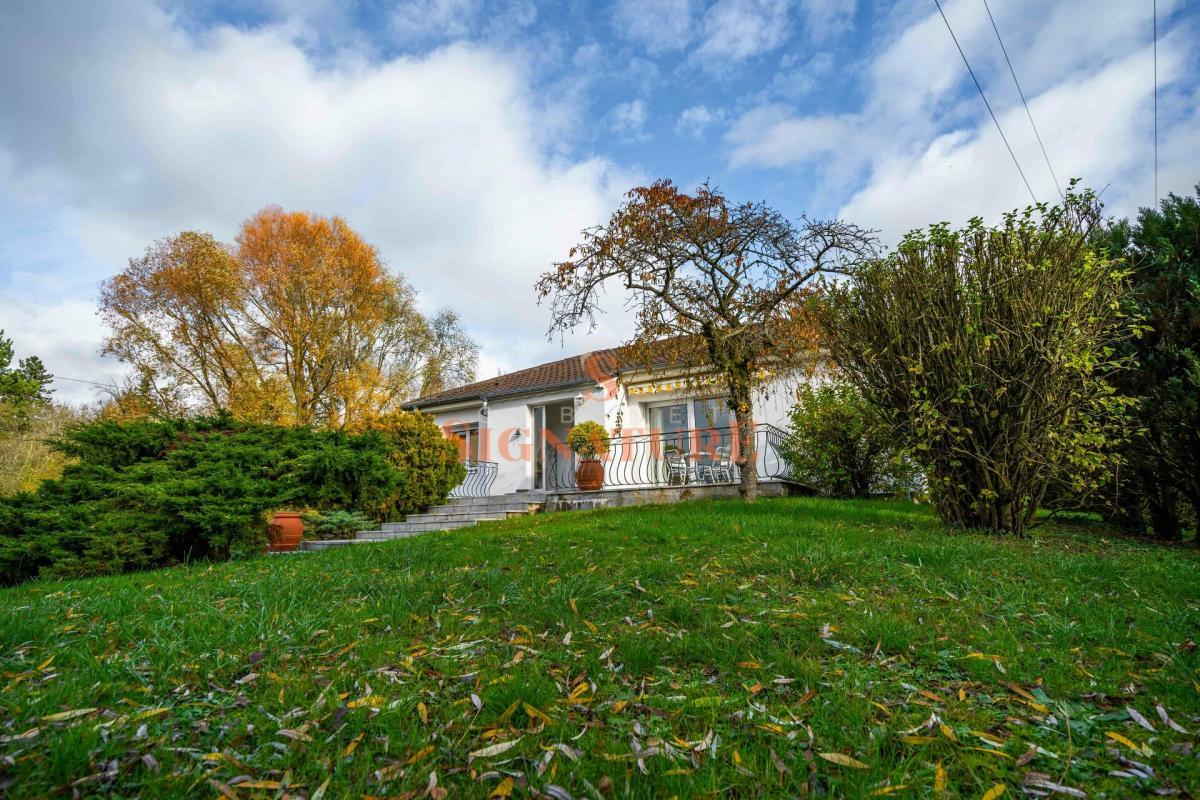 3 chambres Villa à Sainte-Marie-aux-Chênes, France No. 270143