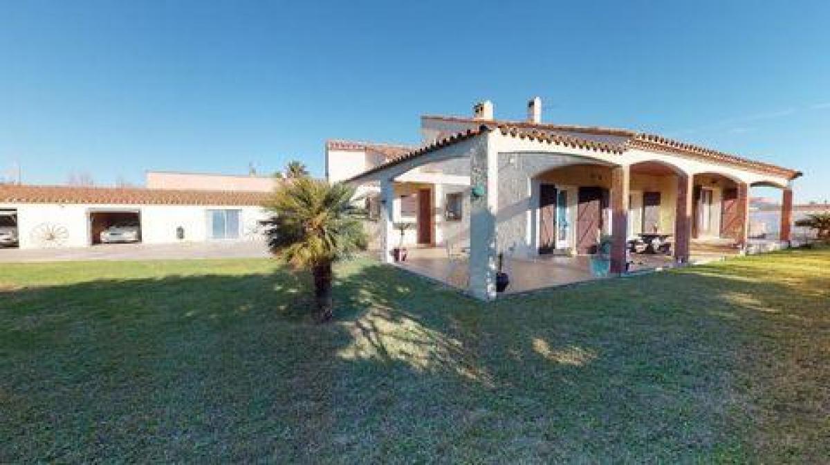 6 bedrooms House in Perpignan, France No. 31750