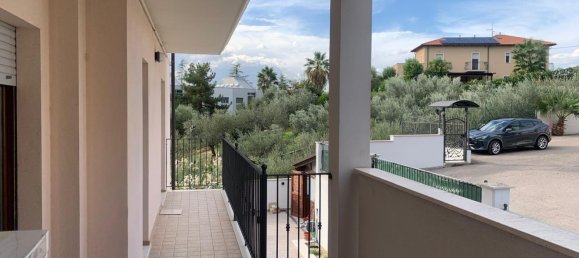 4-salle Appartement à Chieti, Italy No. 194115 11