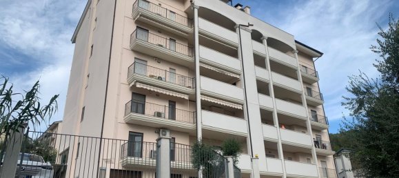 4-salle Appartement à Chieti, Italy No. 194115 15