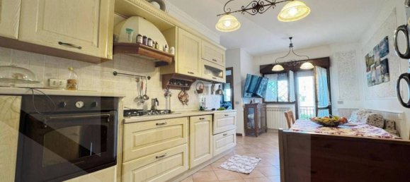 3 rooms Apartment in Rome, Italy No. 206103 4