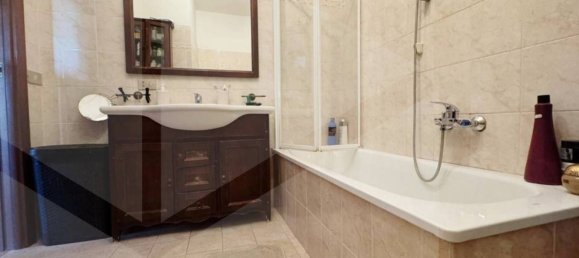 3 rooms Apartment in Rome, Italy No. 206103 37