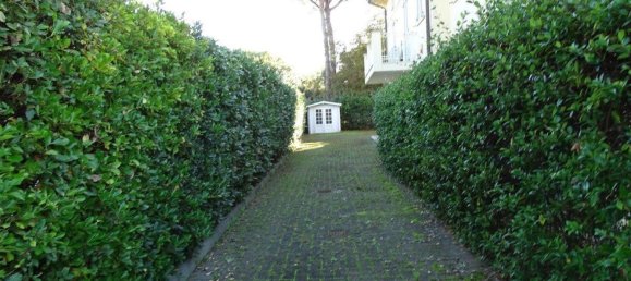 5 bedrooms Villa in Montignoso, Italy No. 316756 4